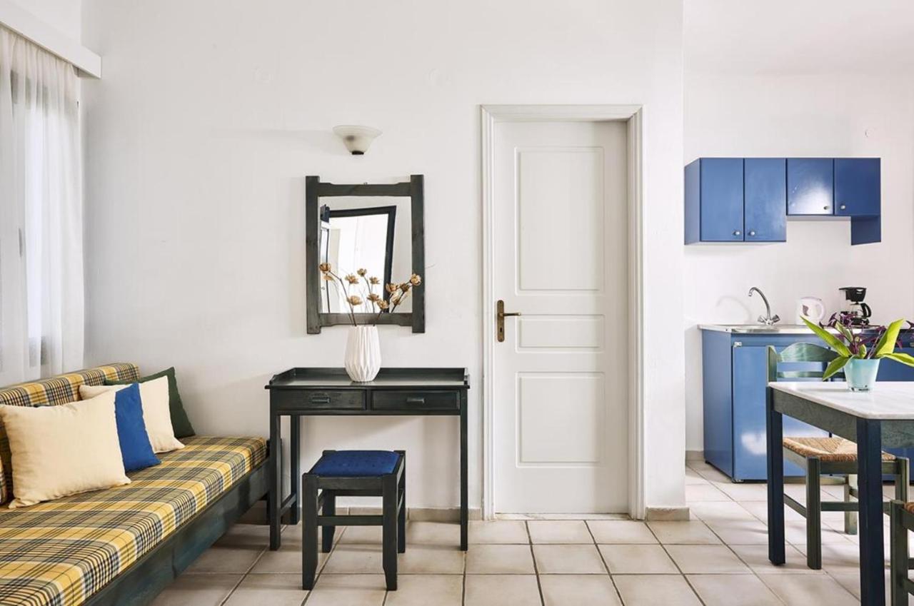 Eva Suites & Apartments Agia Marina  Bagian luar foto